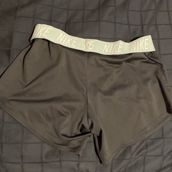 Nike Running Shorts - Picture 2 of 2